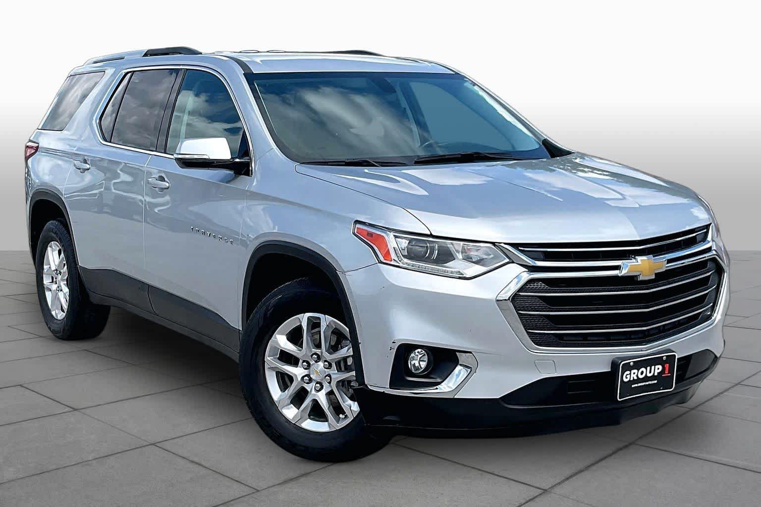 Used 2018 Chevrolet Traverse LT FWD image 2