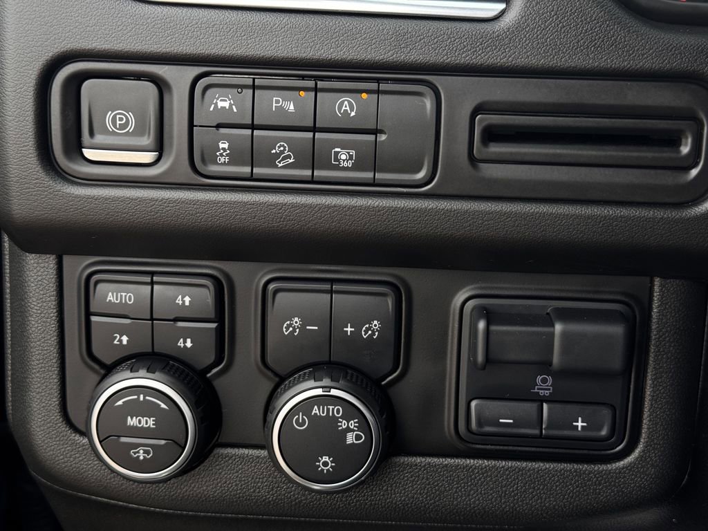 Used 2023 Chevrolet Tahoe Z71 w/ Z71 Off-Road Package image 22