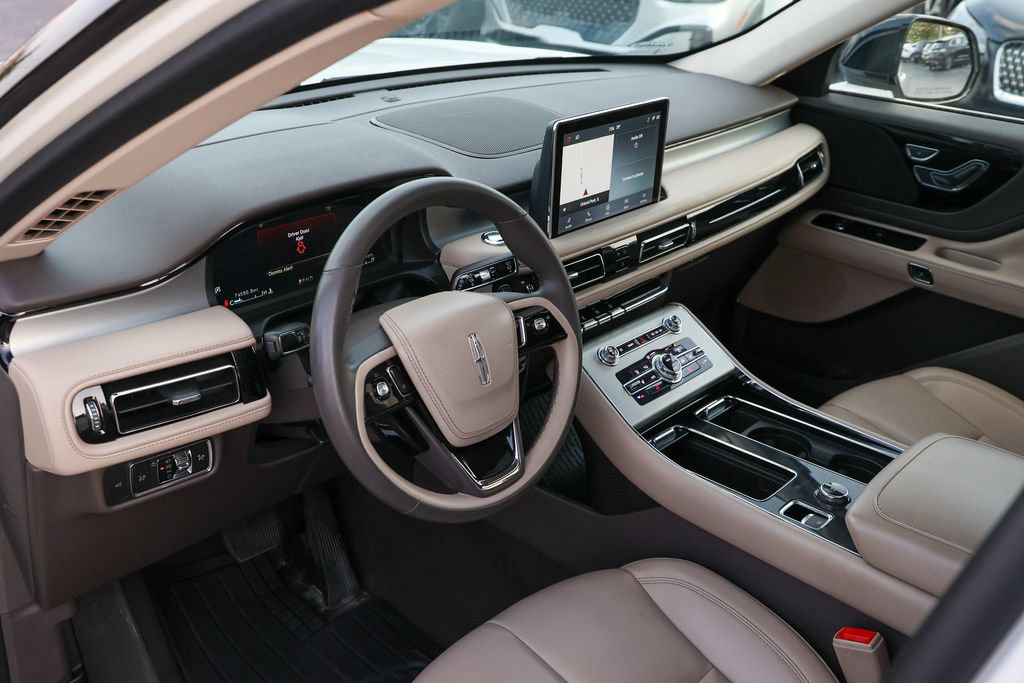 Used 2022 Lincoln Aviator AWD w/ Premium Package image 30