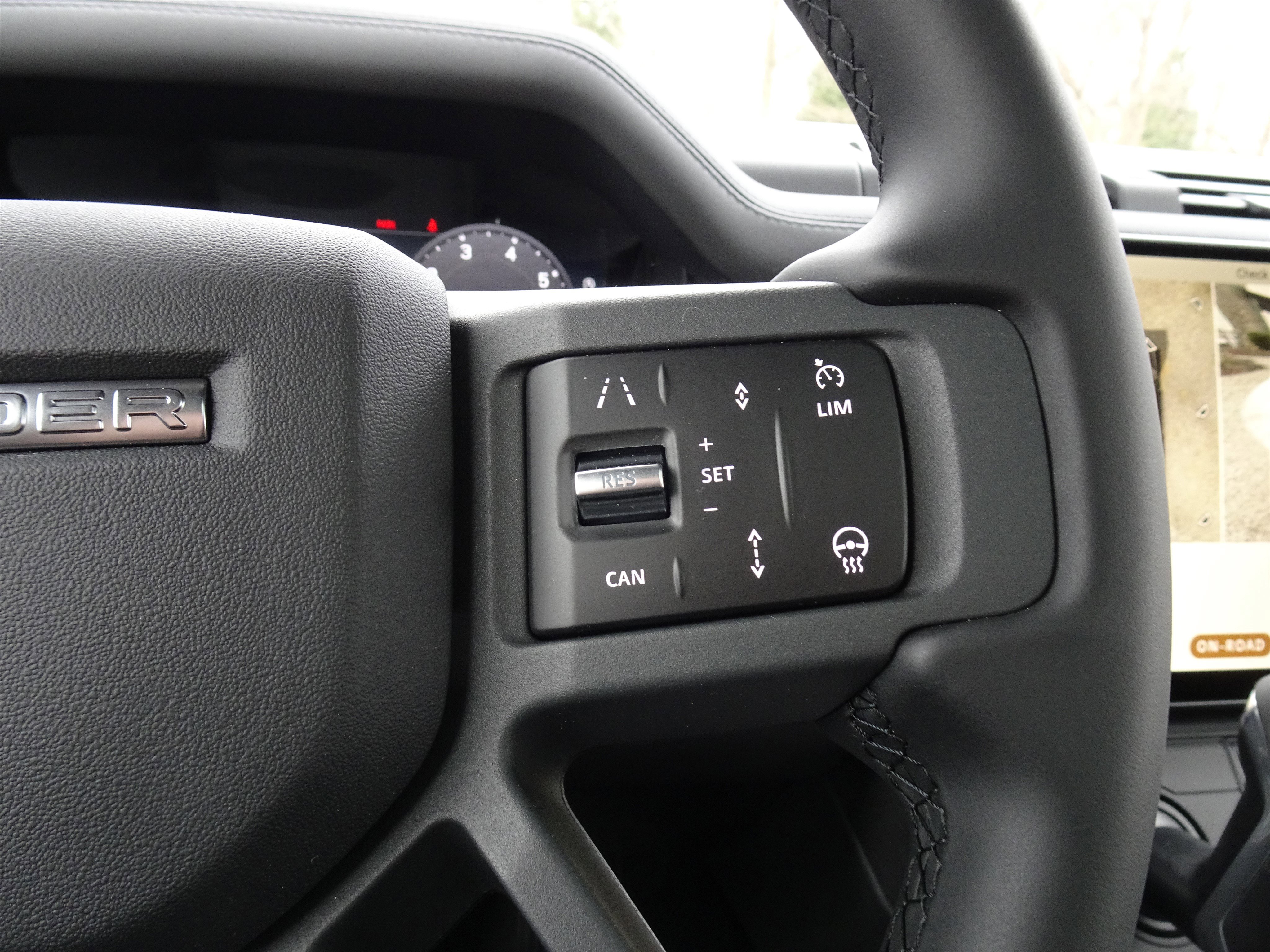 New 2026 Land Rover Defender 110 X-Dynamic SE AWD/4WD image 30