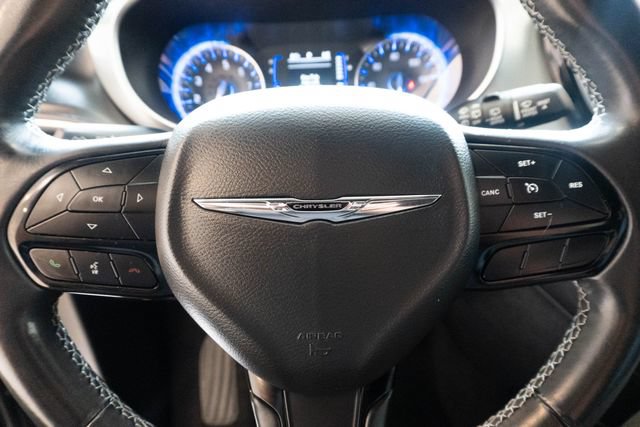 Used 2020 Chrysler Pacifica Touring w/ S Appearance Package FWD image 20