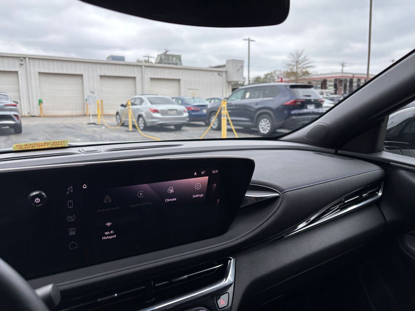 Used 2025 Buick Envista Sport Touring image 35