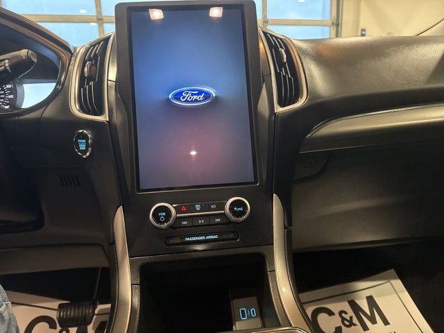 Used 2022 Ford Edge SEL w/ Sport Appearance Package image 9