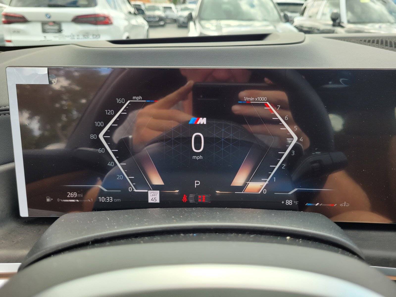 New 2025 BMW X7 xDrive40i w/ M Sport Package image 29