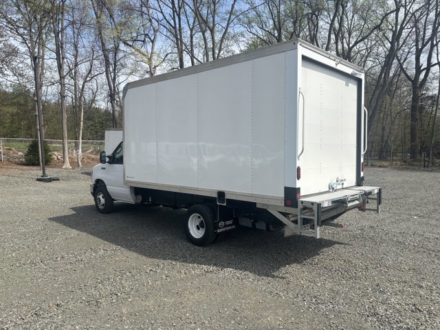 New 2027 Ford E-450 and Econoline 450 Super Duty w/ Power Equipment Group RWD image 4