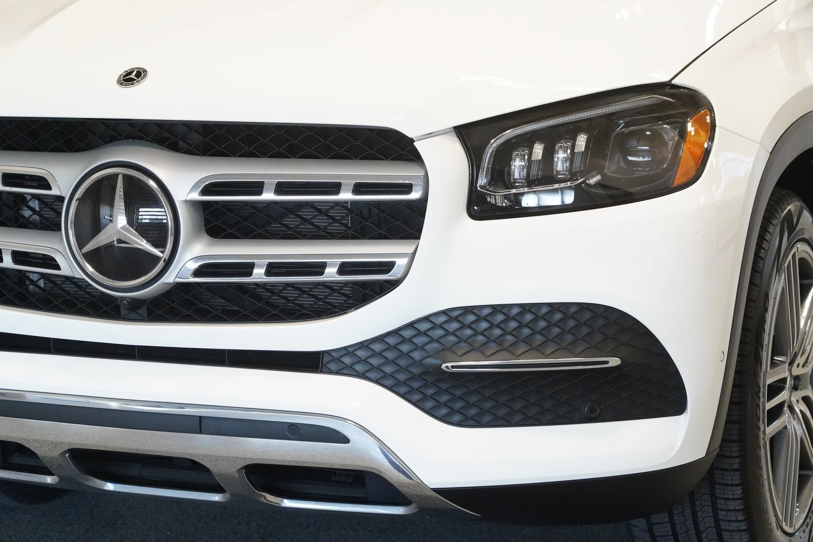 Certified 2023 Mercedes-Benz GLS 450 4MATIC image 6