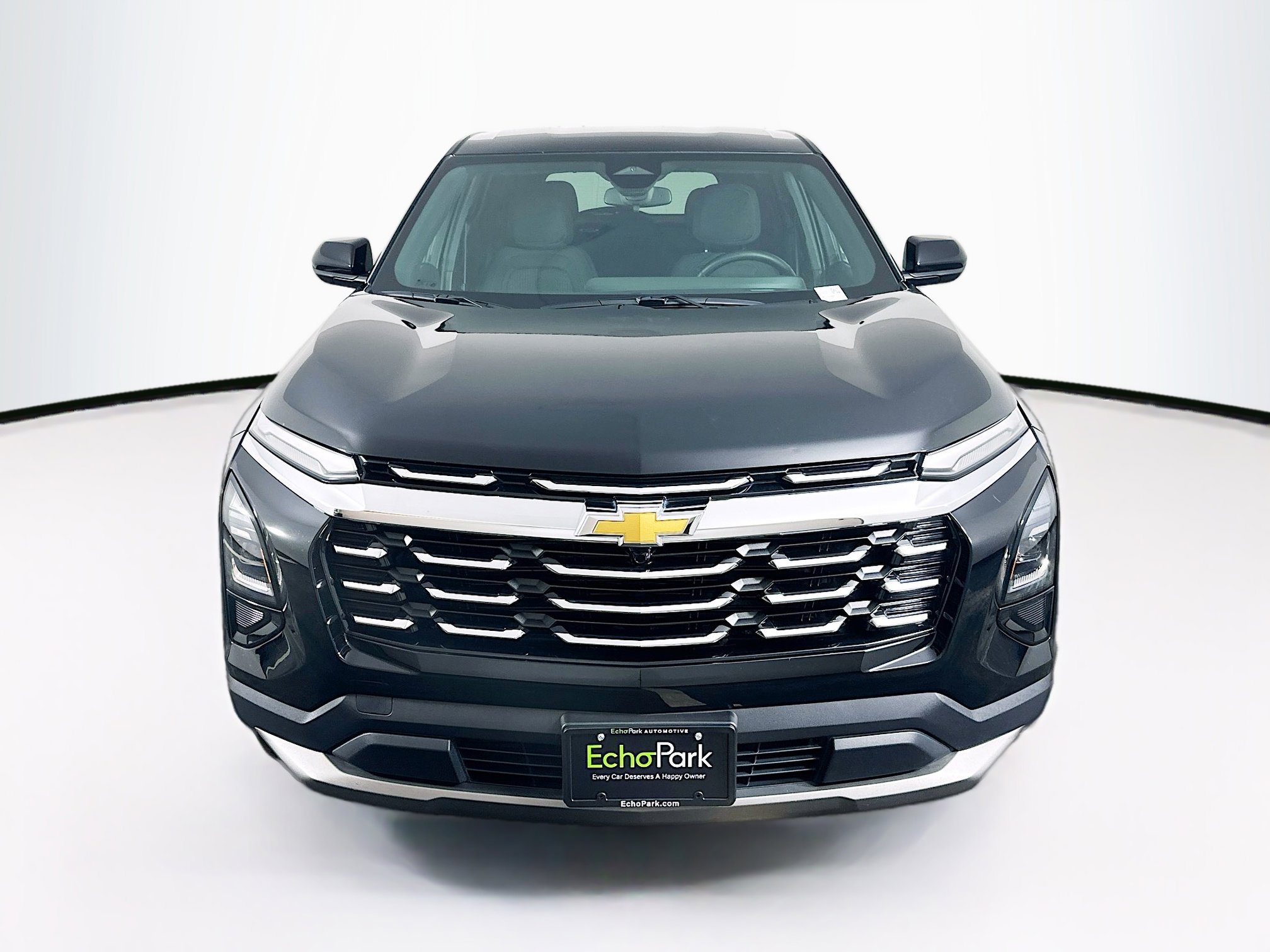 Used 2025 Chevrolet Equinox LT image 2