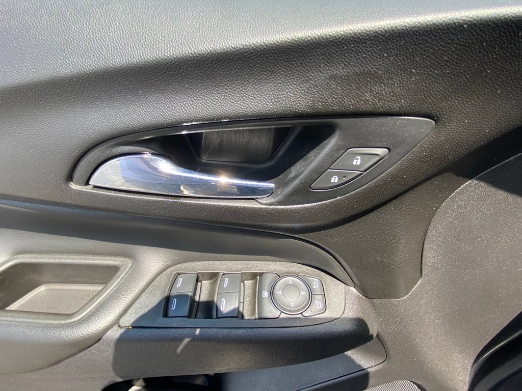Used 2021 Chevrolet Equinox LT FWD image 11