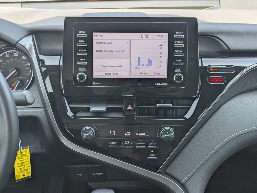 Used 2021 Toyota Camry SE image 17