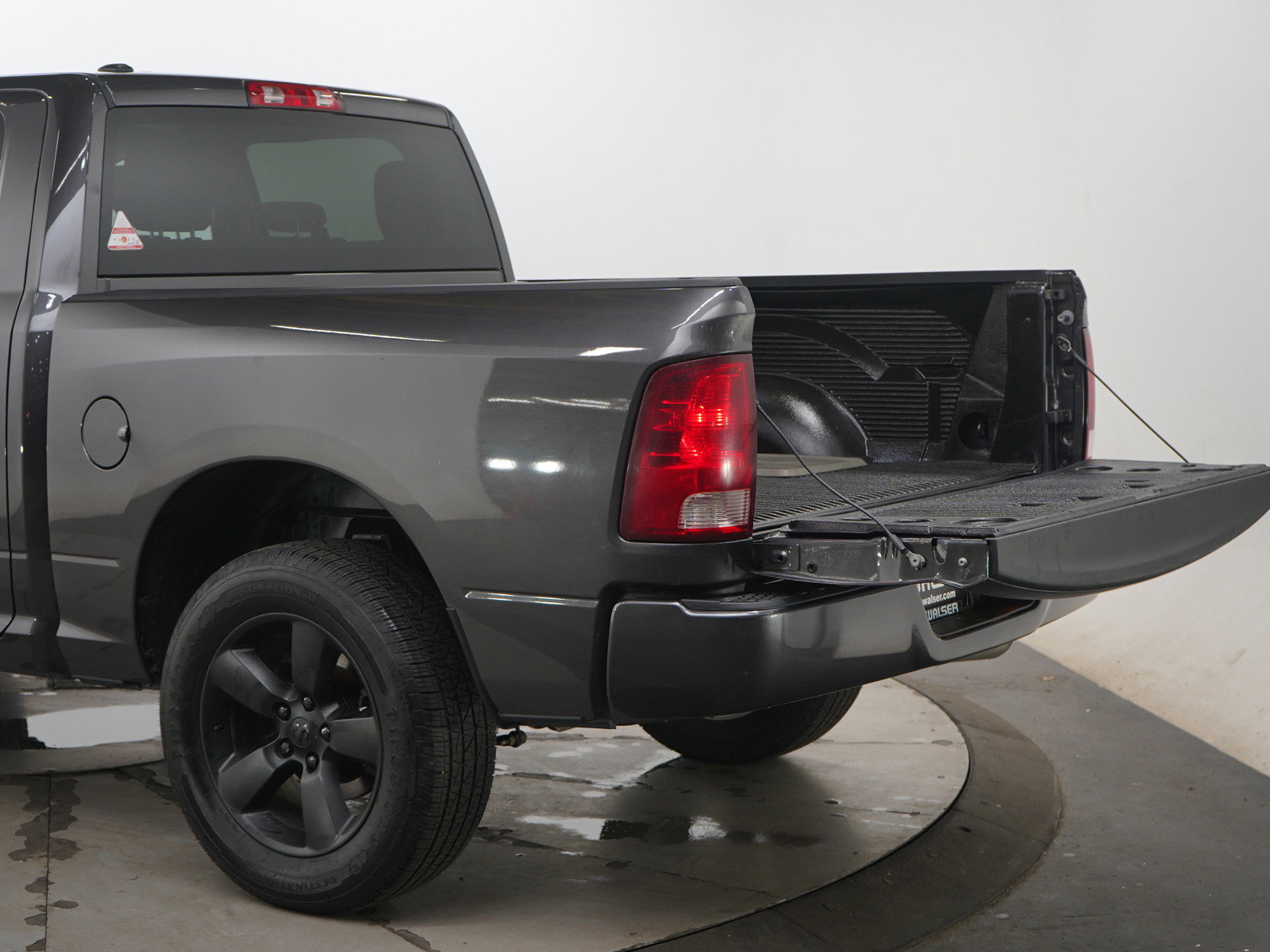 Used 2023 RAM 1500 Classic SLT image 9
