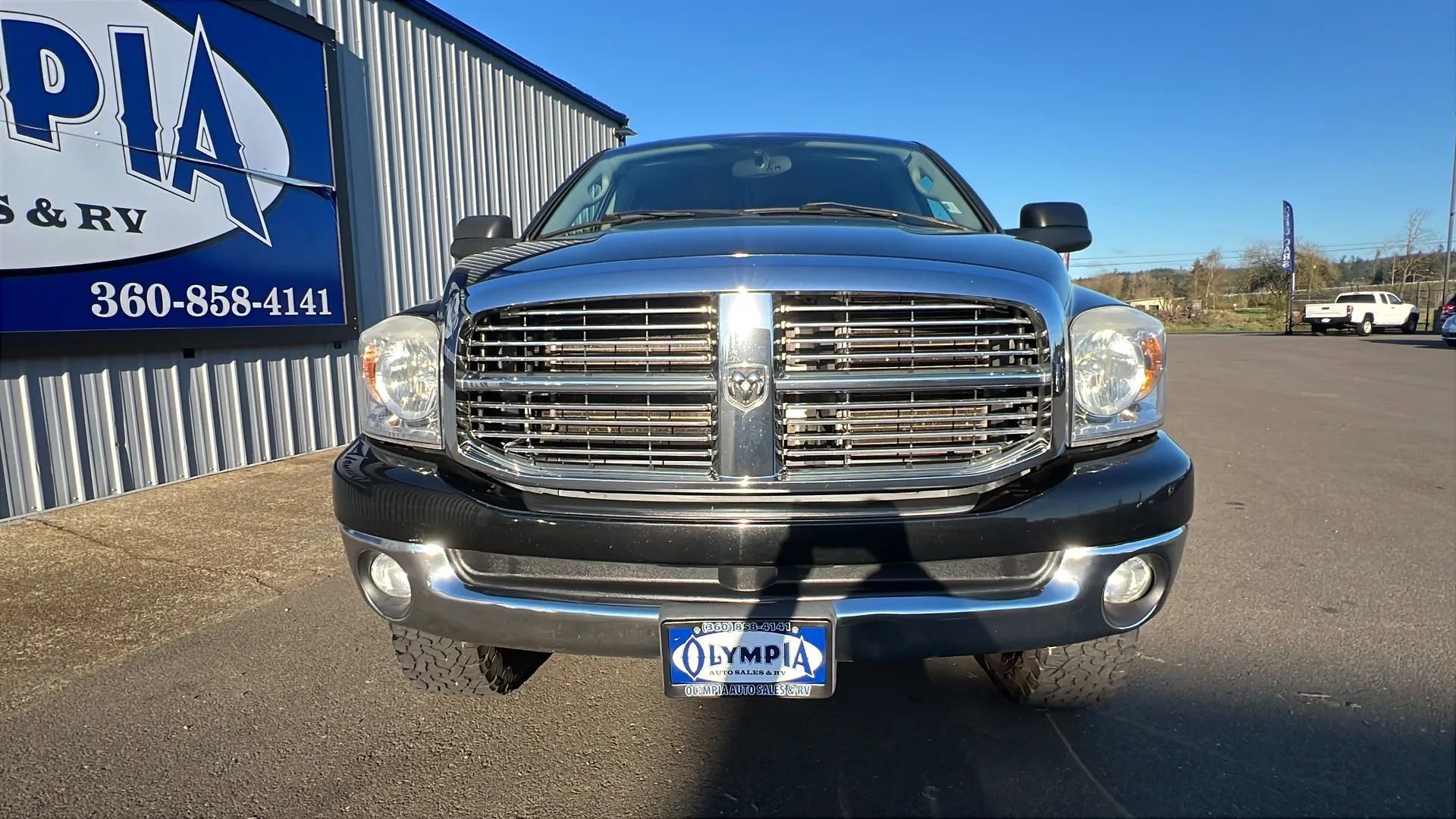 Used 2009 Dodge Ram 2500 Truck SLT w/ Popular Equipment Group AWD/4WD image 2