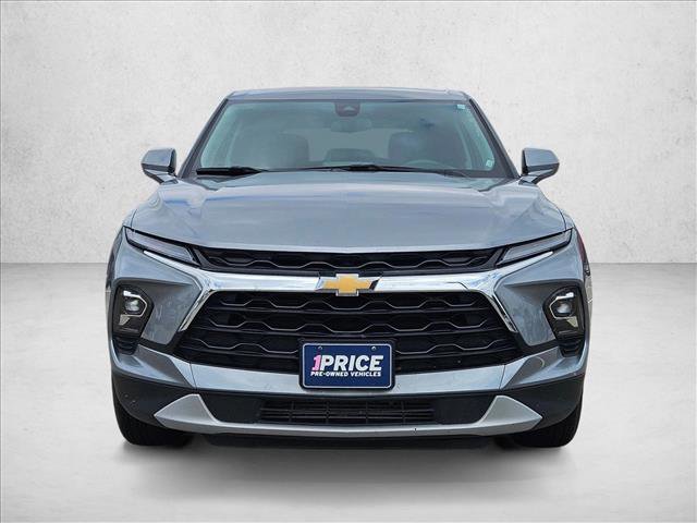 Used 2025 Chevrolet Blazer LT AWD/4WD image 2