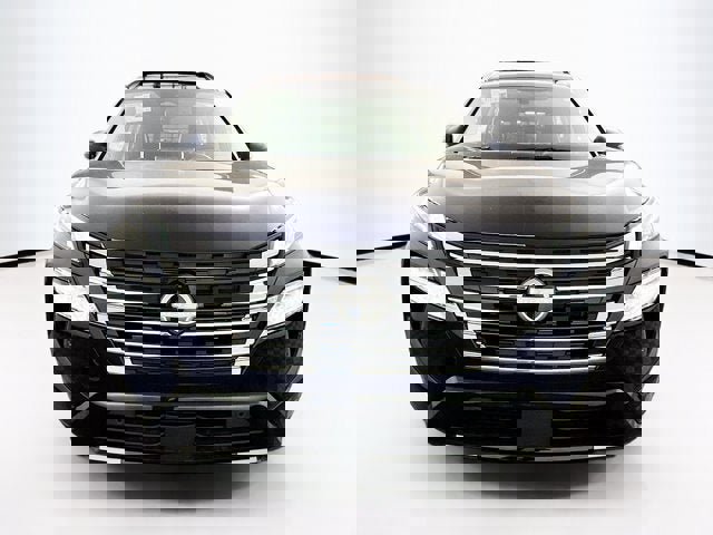 New 2026 Nissan Rogue Platinum image 2