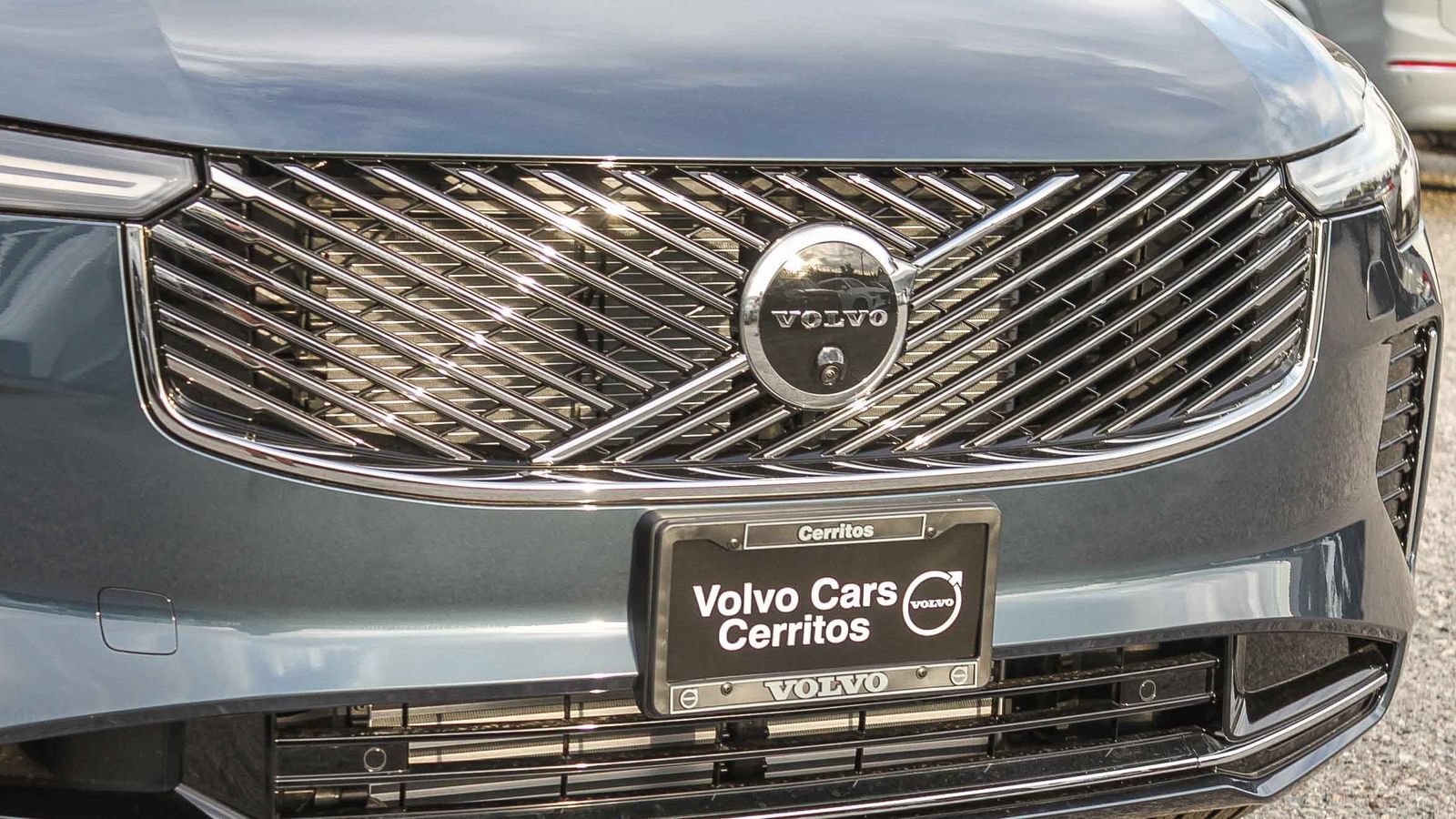 New 2026 Volvo XC90 T8 Plus w/ Protection Package Premier AWD/4WD image 5
