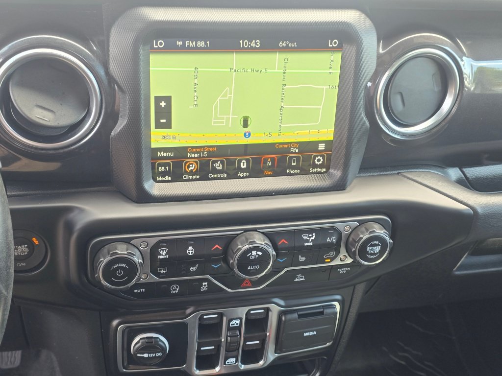 Used 2022 Jeep Wrangler Unlimited Sahara AWD/4WD image 17