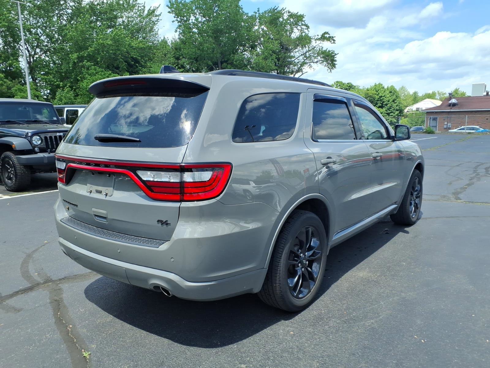 Certified 2023 Dodge Durango R/T w/ Hemi Orange Plus Package AWD/4WD image 8