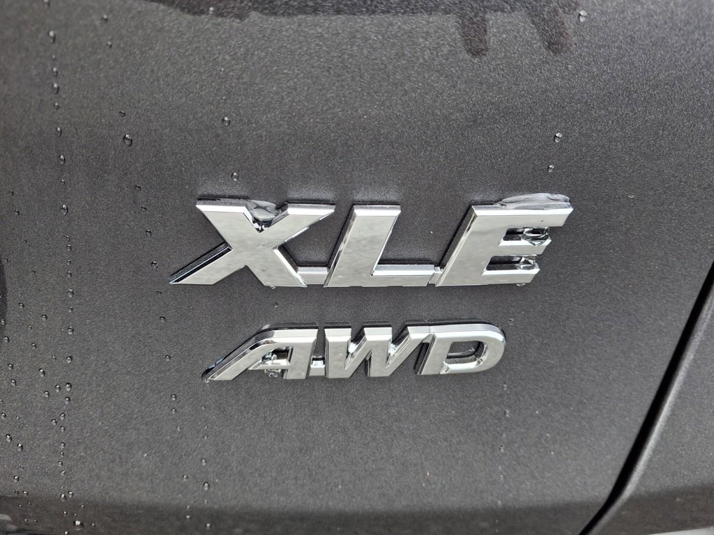 Used 2025 Toyota RAV4 XLE image 6