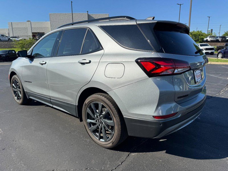 Used 2023 Chevrolet Equinox RS w/ LPO, Floor Liner Package FWD image 5