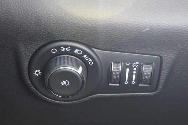 New 2026 Jeep Compass Limited image 15