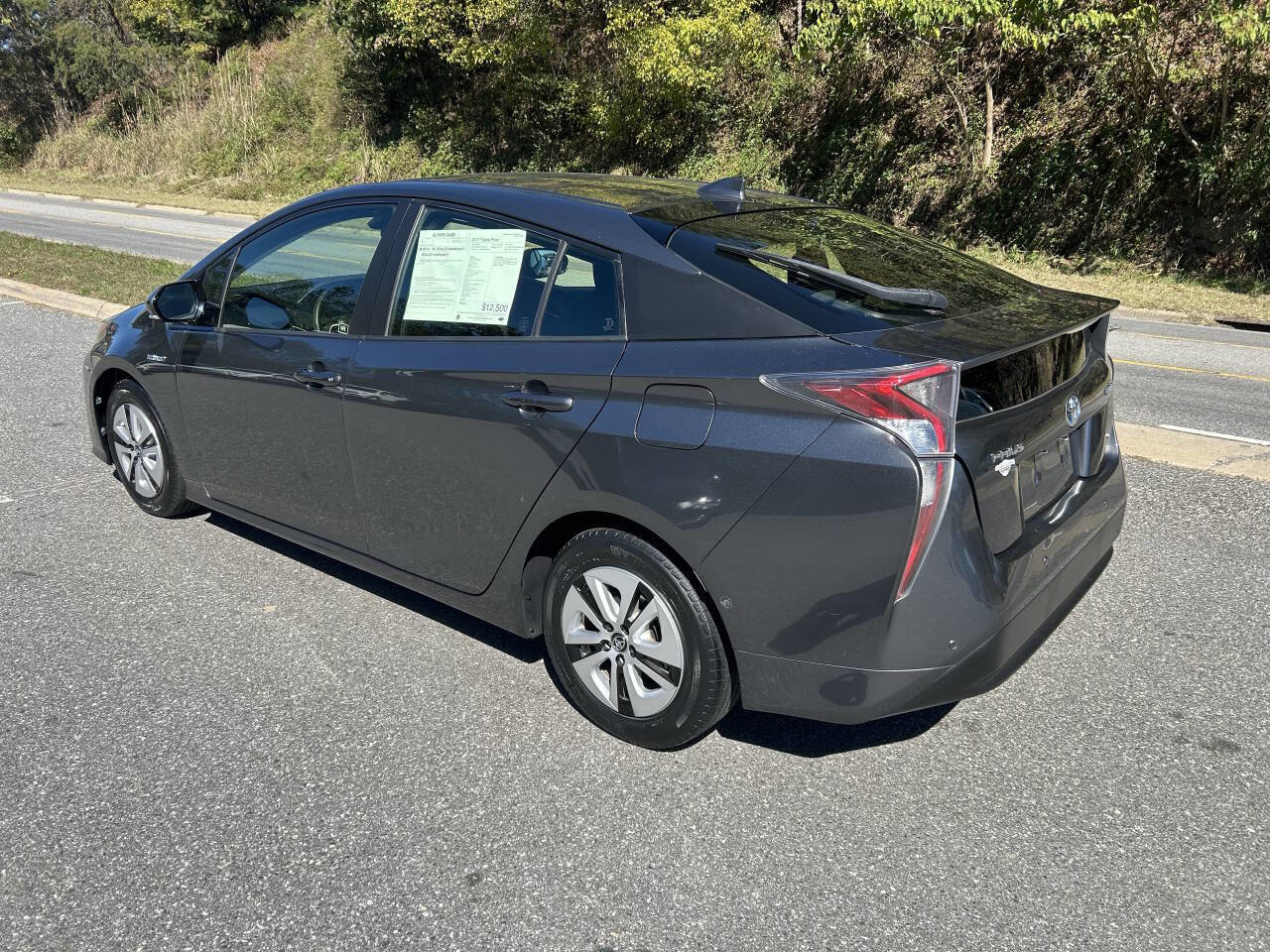 Used 2017 Toyota Prius Two image 5