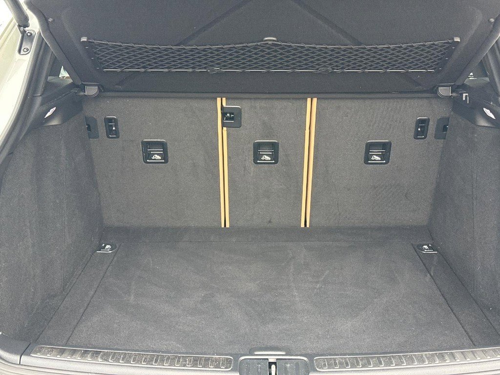 Used 2018 Porsche Macan Sport Edition image 7