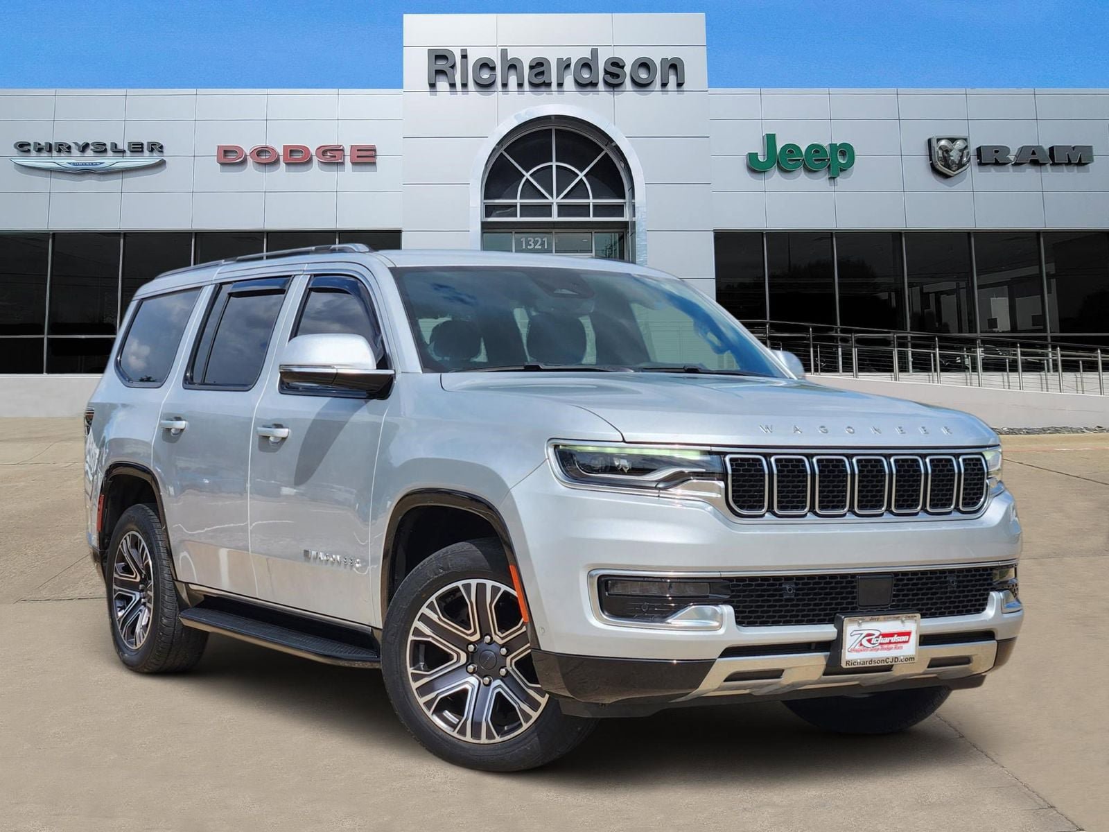 Used 2022 Jeep Wagoneer Series III AWD/4WD image 1