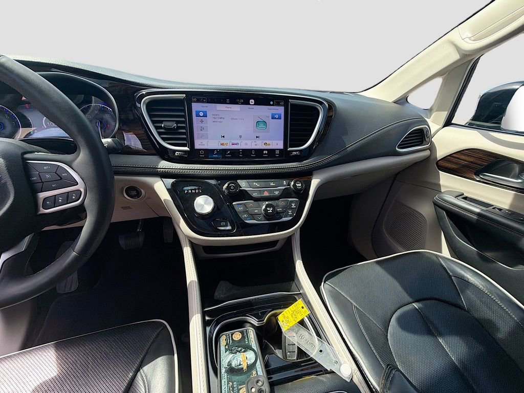 Used 2023 Chrysler Pacifica Limited image 29