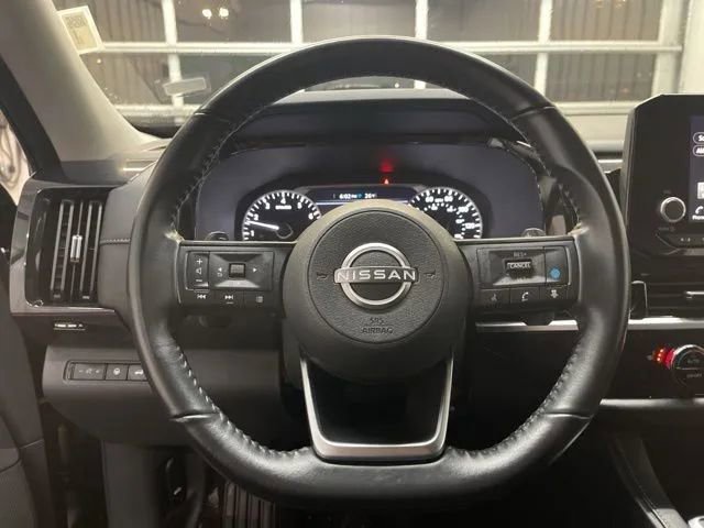 Used 2025 Nissan Pathfinder SV image 20