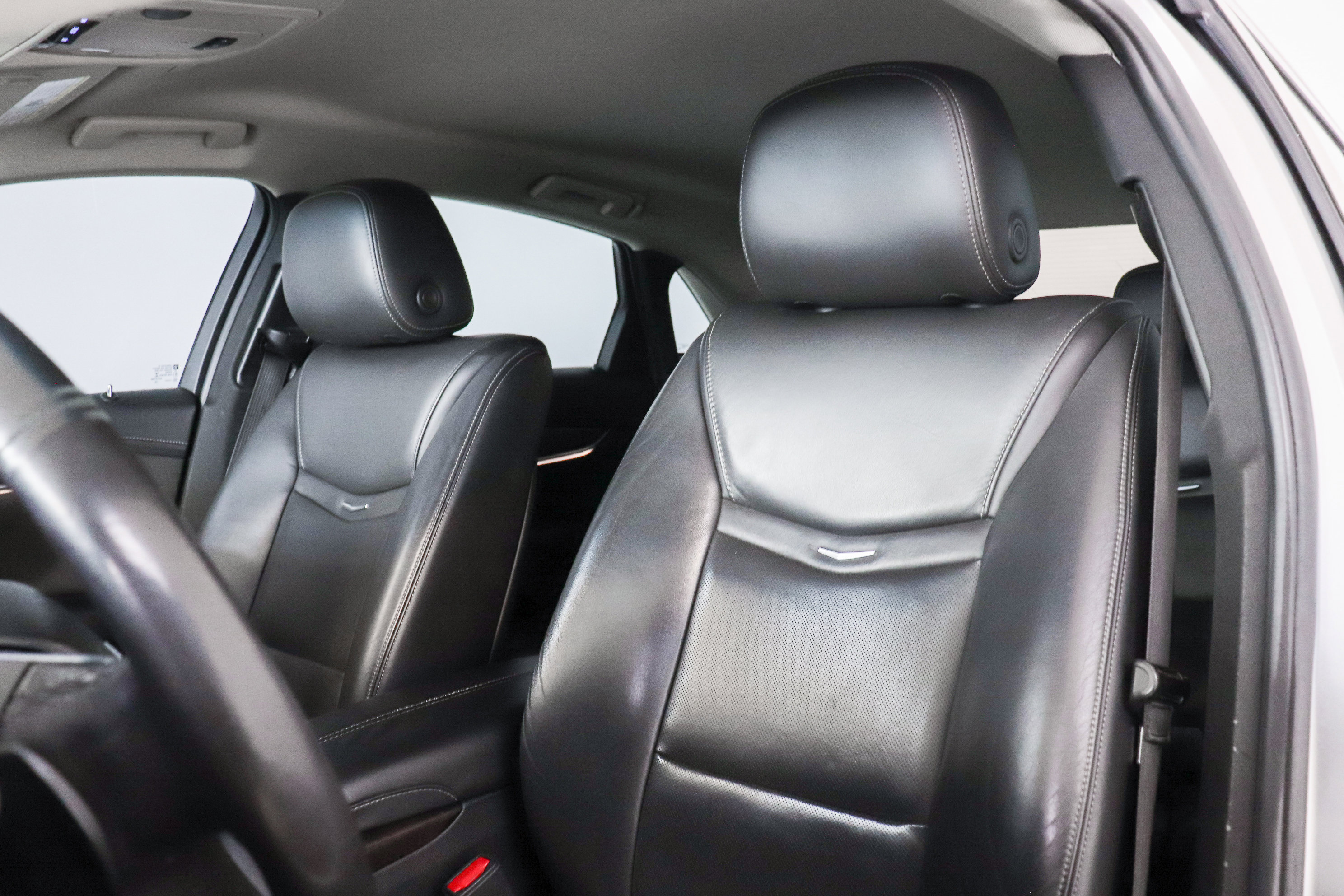 Used 2019 Cadillac XTS Luxury image 11