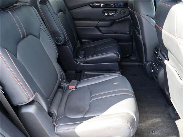 Used 2025 Honda Pilot TrailSport image 28