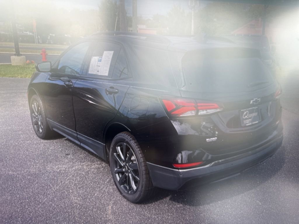 Used 2022 Chevrolet Equinox RS image 3