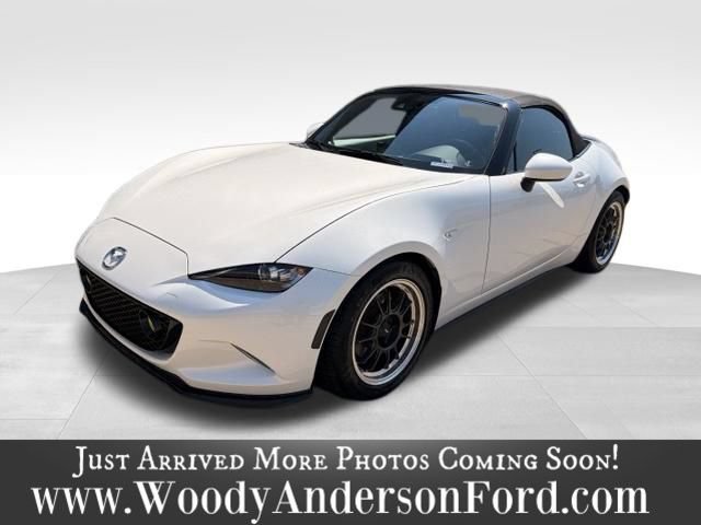 Used 2019 MAZDA MX-5 Miata Grand Touring w/ GT-S Package RWD image 1