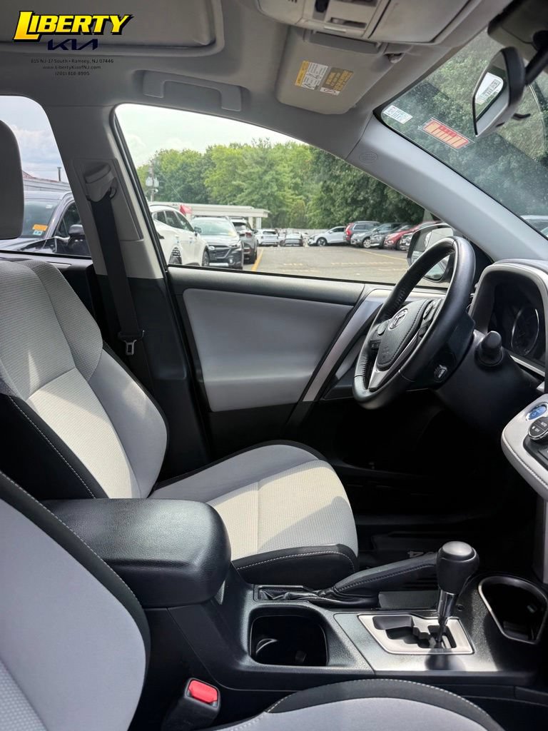 Used 2018 Toyota RAV4 XLE w/ Protection Package AWD/4WD image 9