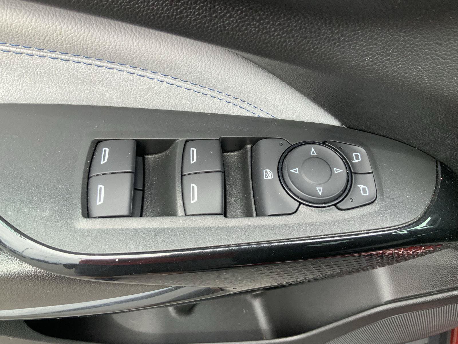 Used 2024 Chevrolet Trax LT w/ Driver Confidence Package FWD image 23