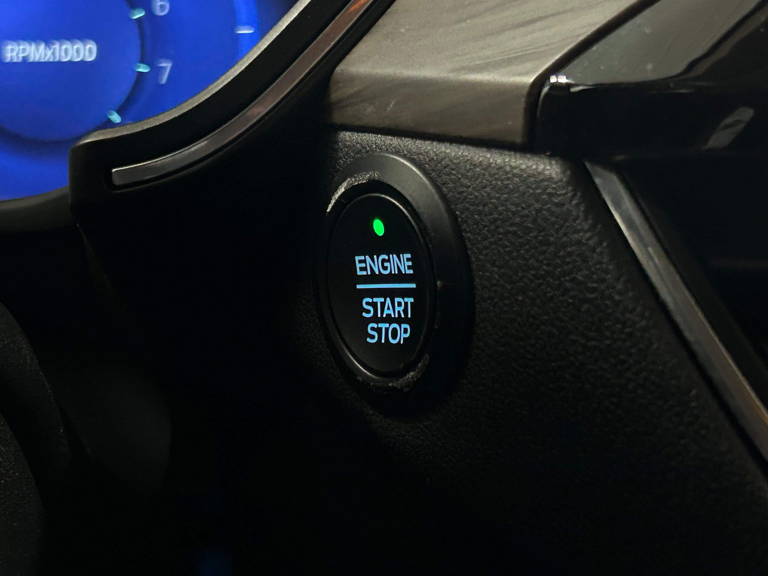 Used 2020 Ford Escape Titanium AWD/4WD image 12