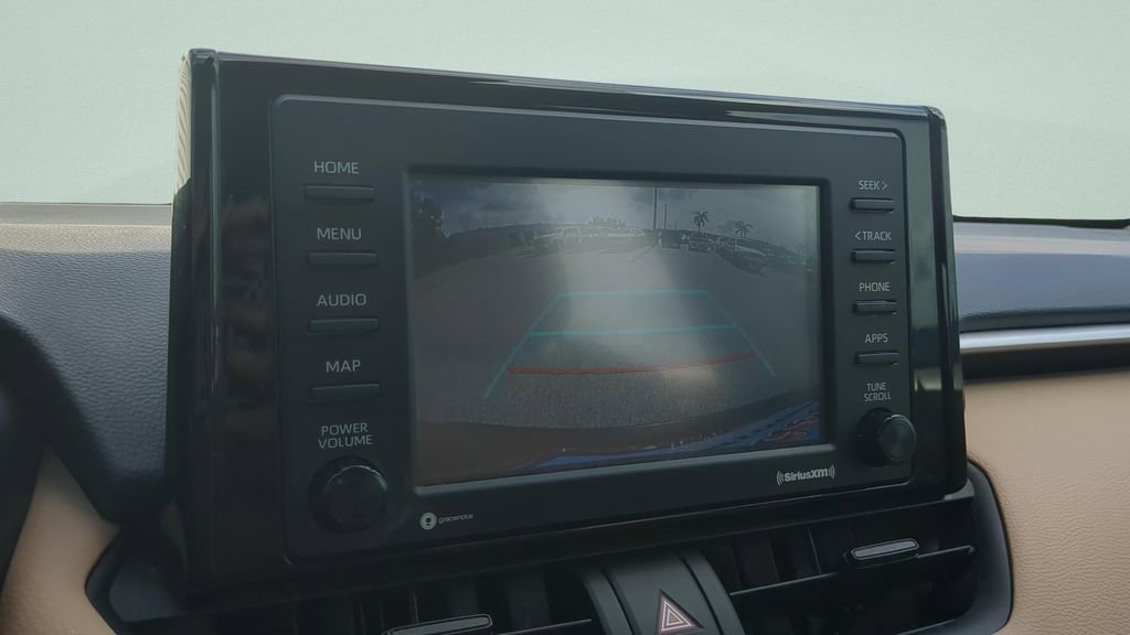 Used 2021 Toyota RAV4 XLE FWD image 17