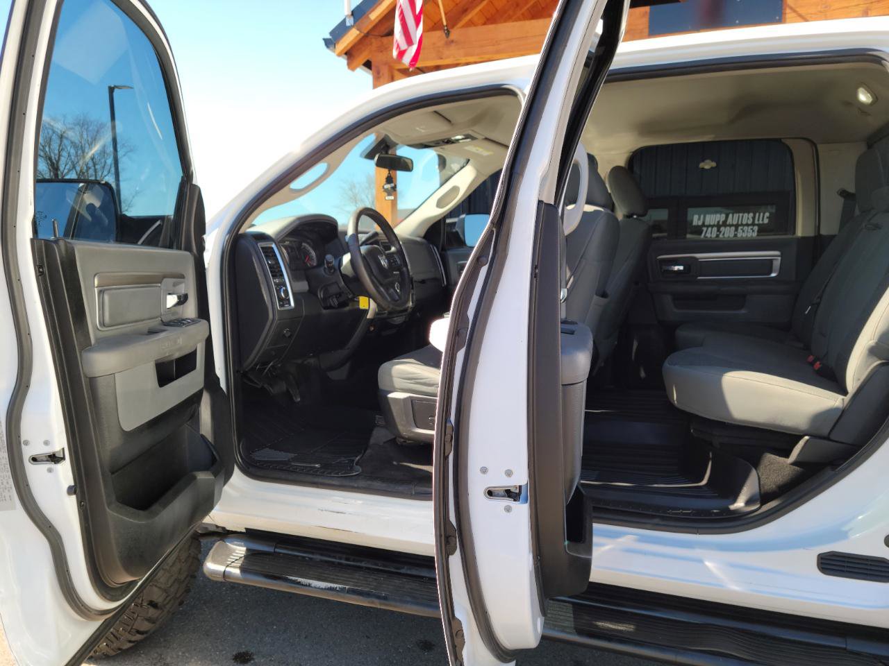 Used 2017 RAM 2500 SLT image 7