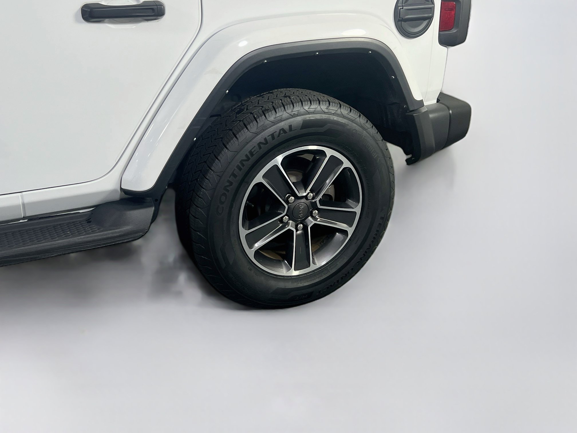 Used 2023 Jeep Wrangler Unlimited Sahara AWD/4WD image 28