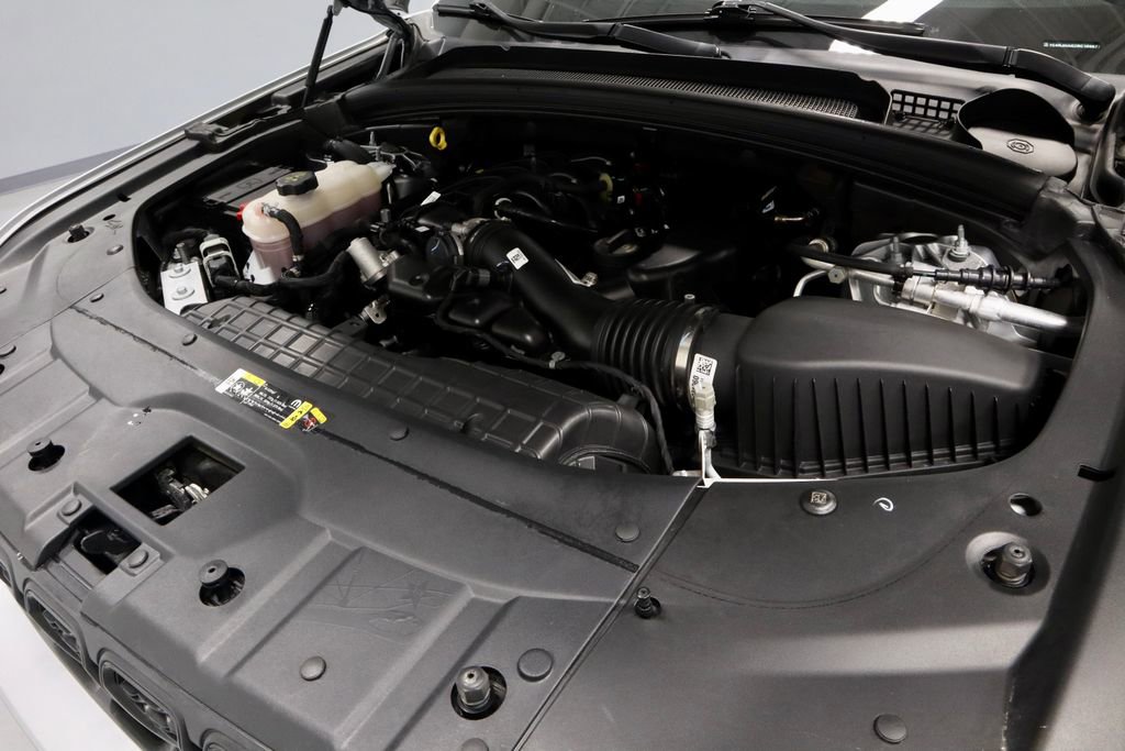 Used 2024 Jeep Grand Cherokee Altitude image 19