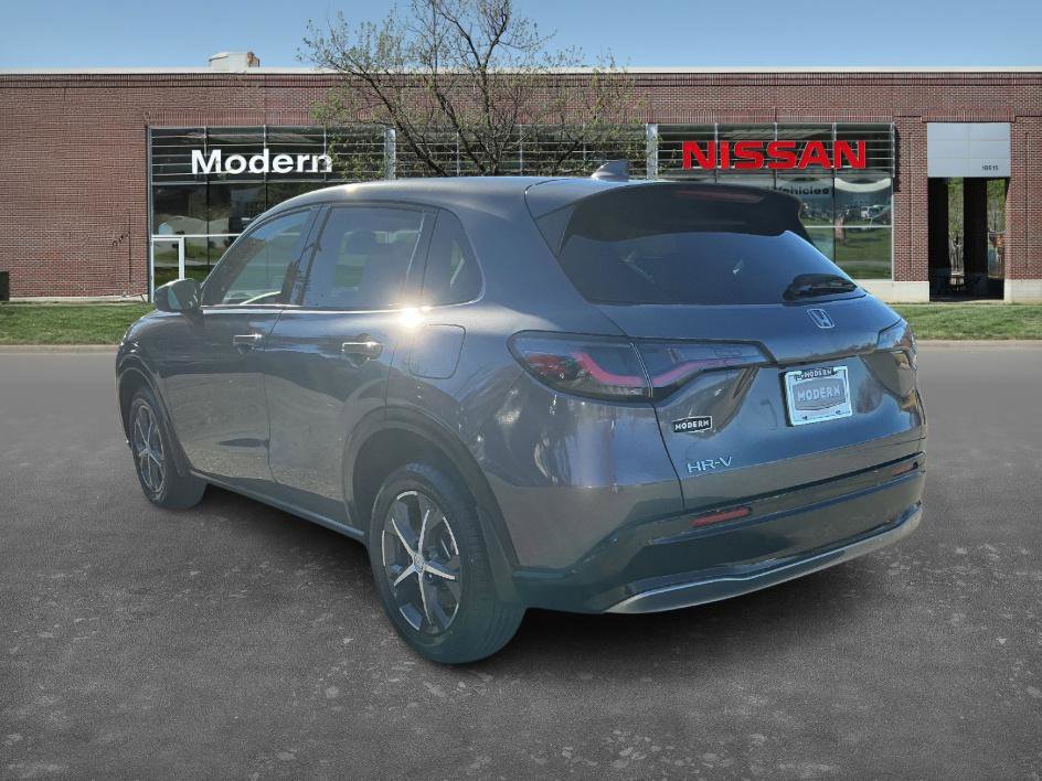 Used 2023 Honda HR-V EX-L image 2