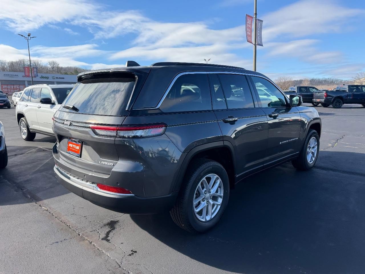 New 2025 Jeep Grand Cherokee Laredo X w/ Luxury Tech Group I image 3