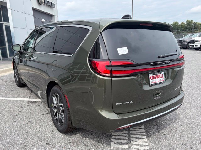 New 2027 Chrysler Pacifica Limited FWD image 5