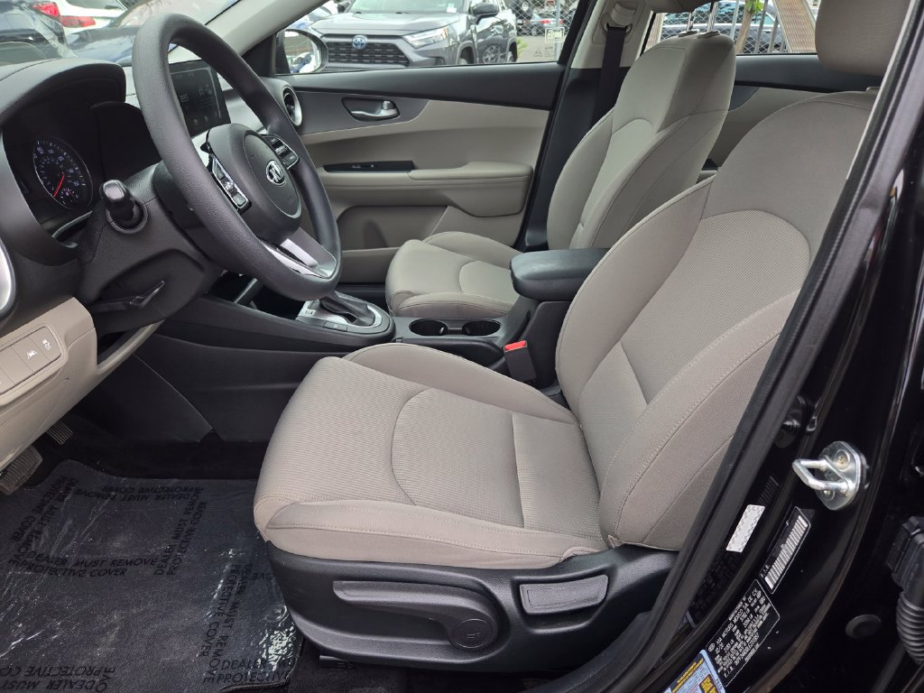 Used 2020 Kia Forte LXS FWD image 17