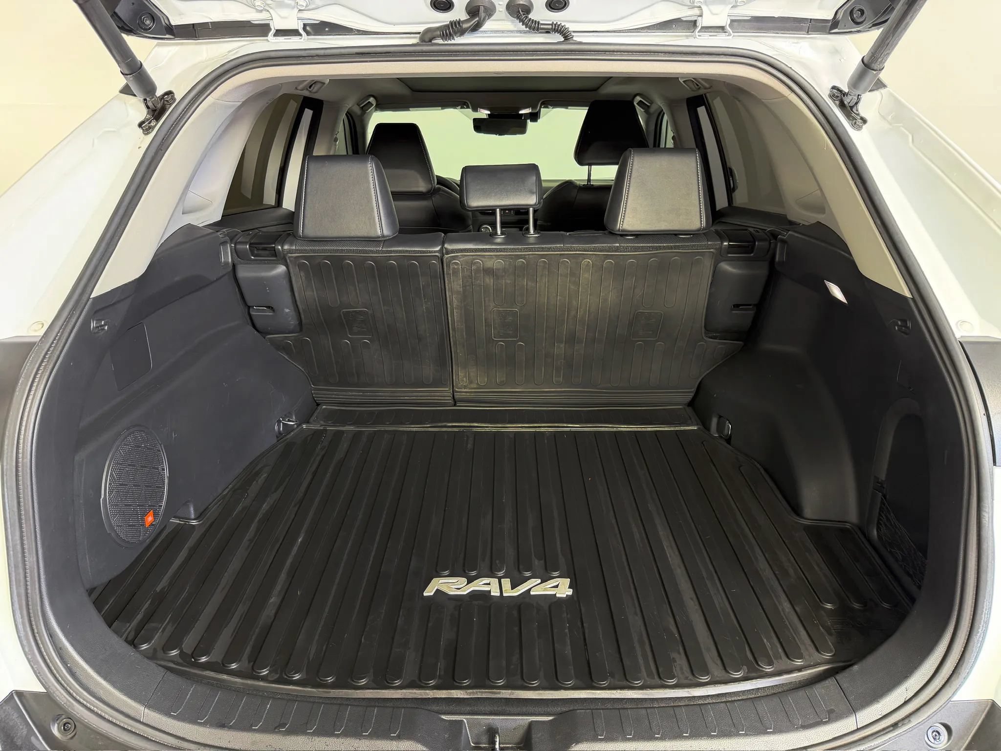 Used 2024 Toyota RAV4 Limited w/ Advanced Technology Package AWD/4WD image 16