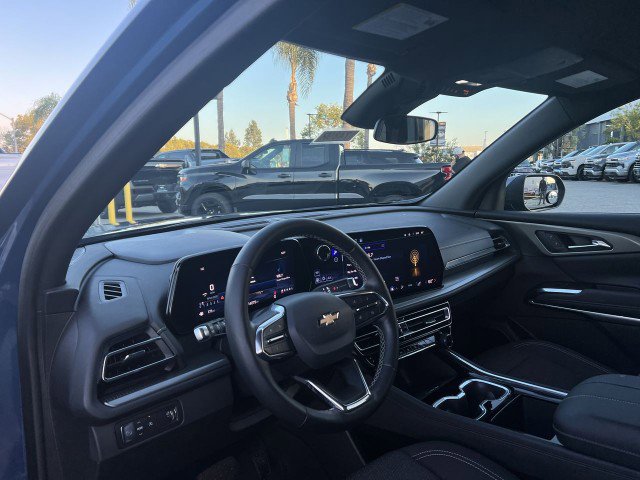 Used 2025 Chevrolet Traverse LT image 10