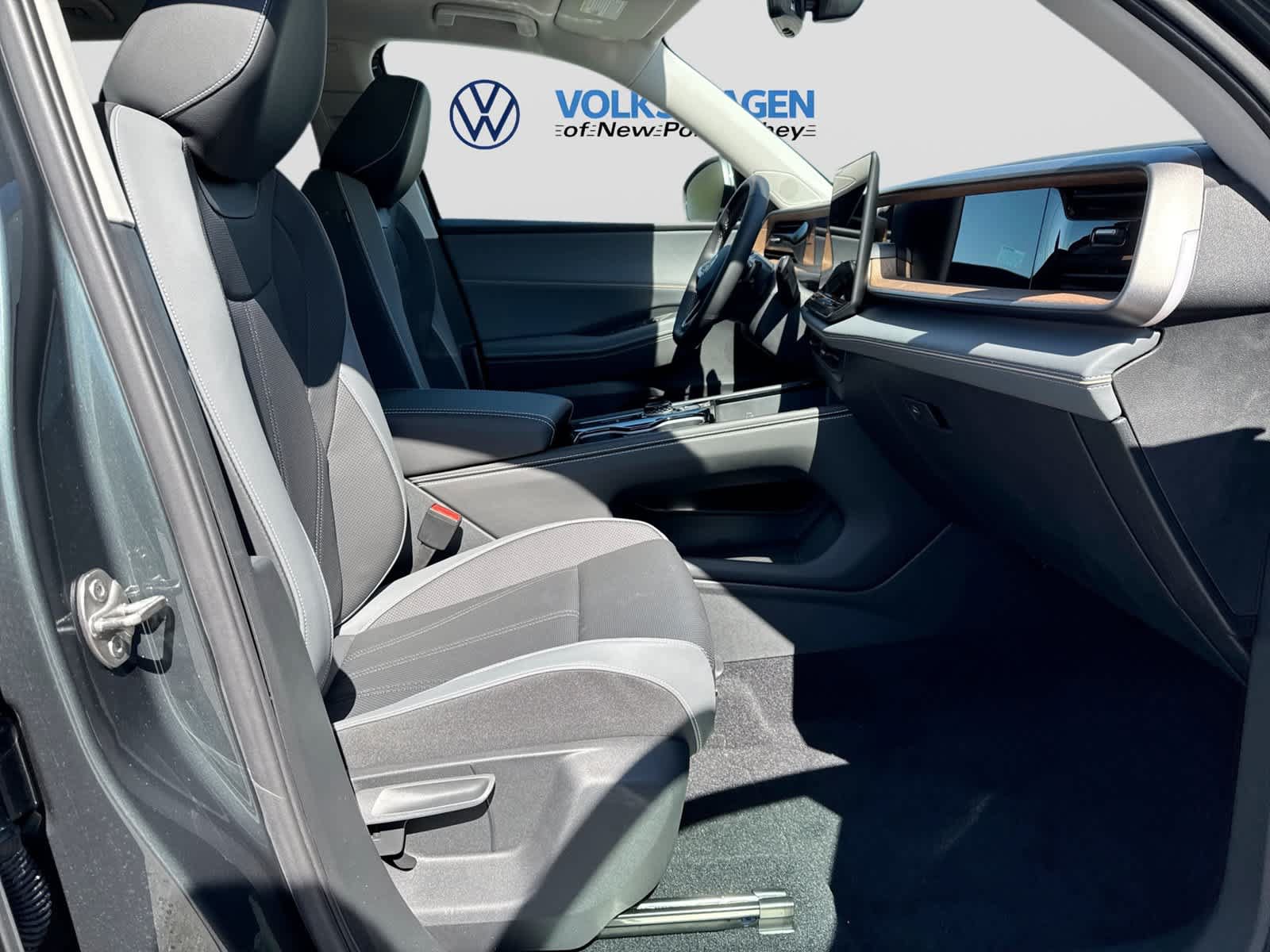 New 2027 Volkswagen Atlas SE FWD image 26