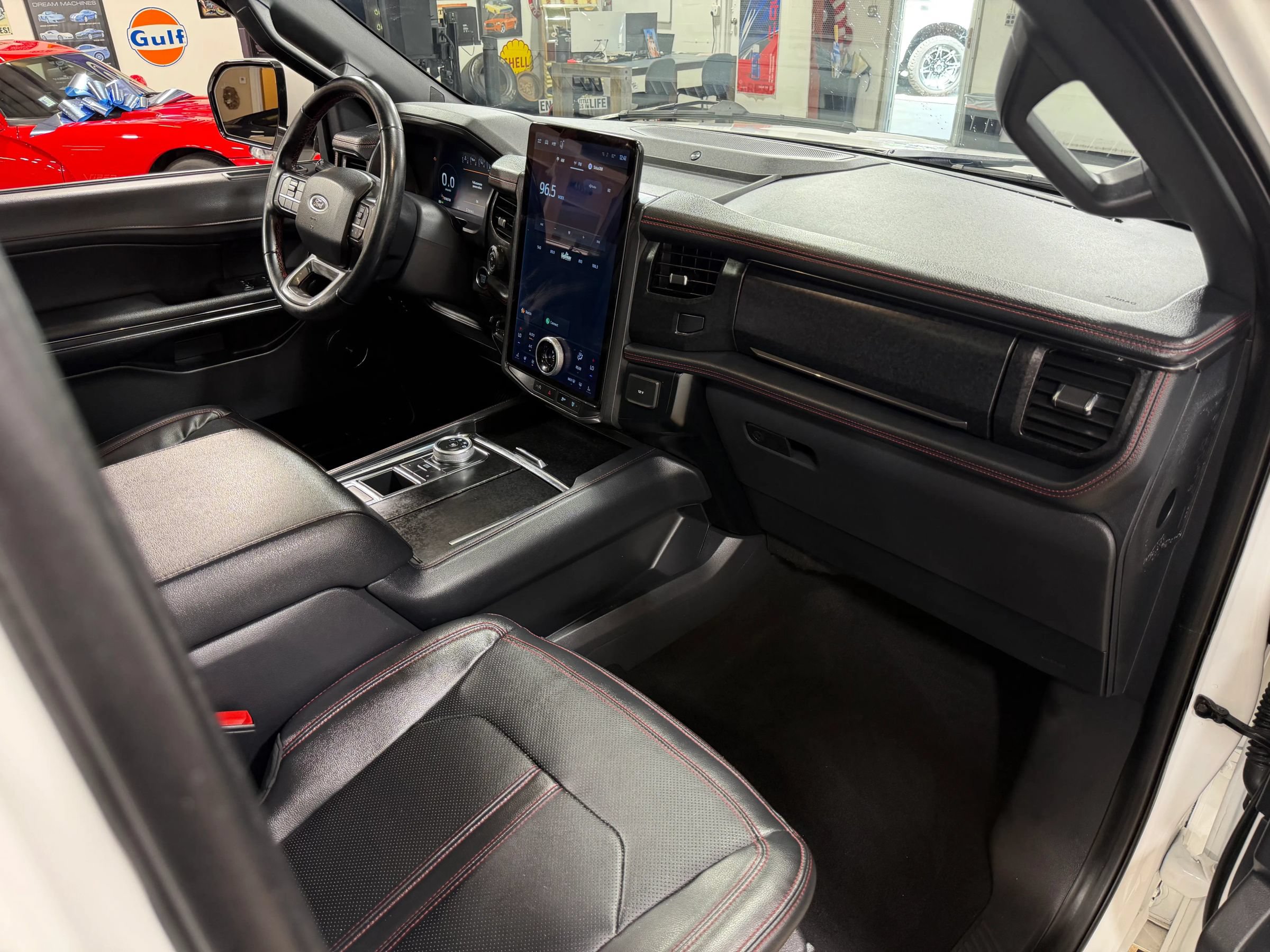 Used 2023 Ford Expedition Limited RWD image 20