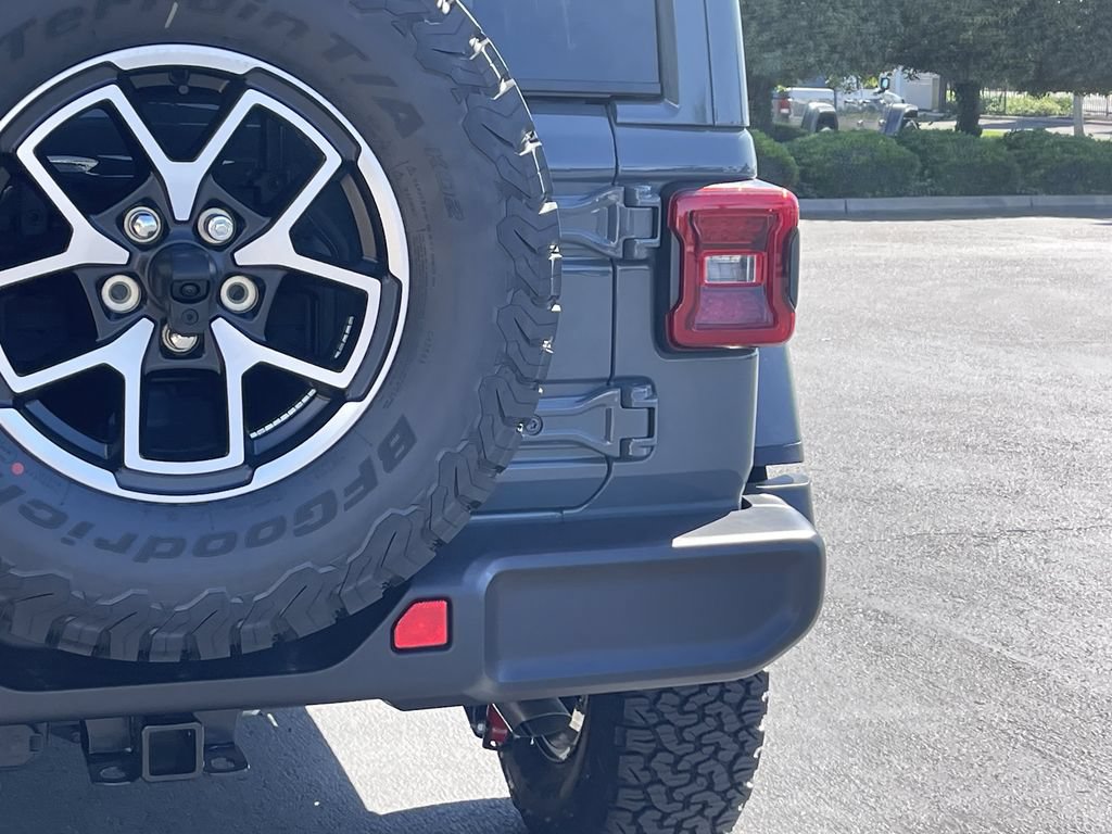 New 2026 Jeep Wrangler Unlimited Rubicon AWD/4WD image 11