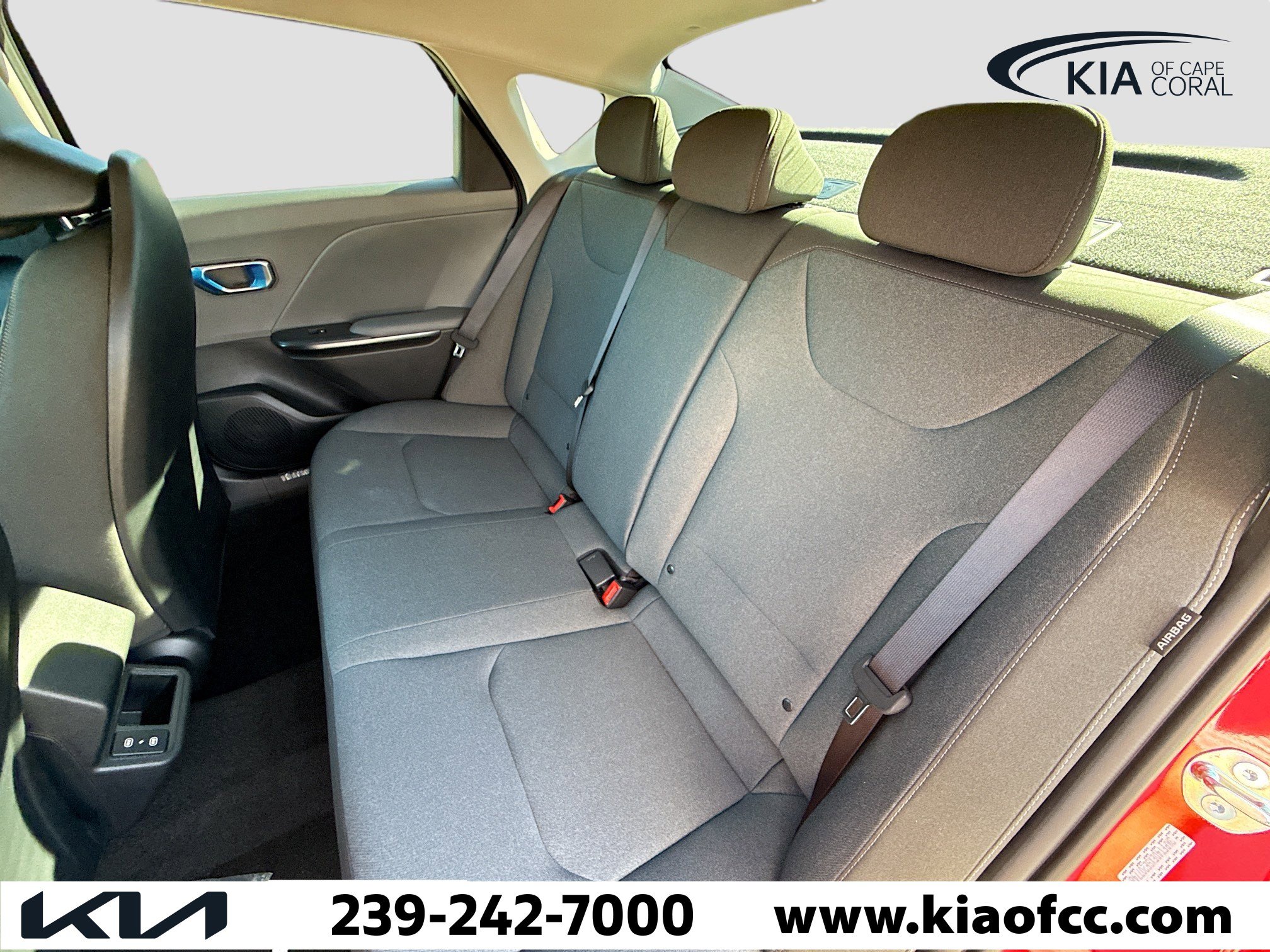 New 2025 Kia K4 LXS image 19