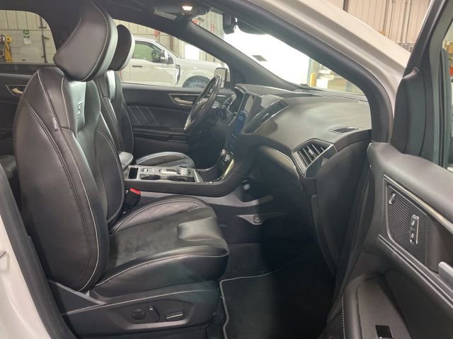 Used 2021 Ford Edge ST image 26